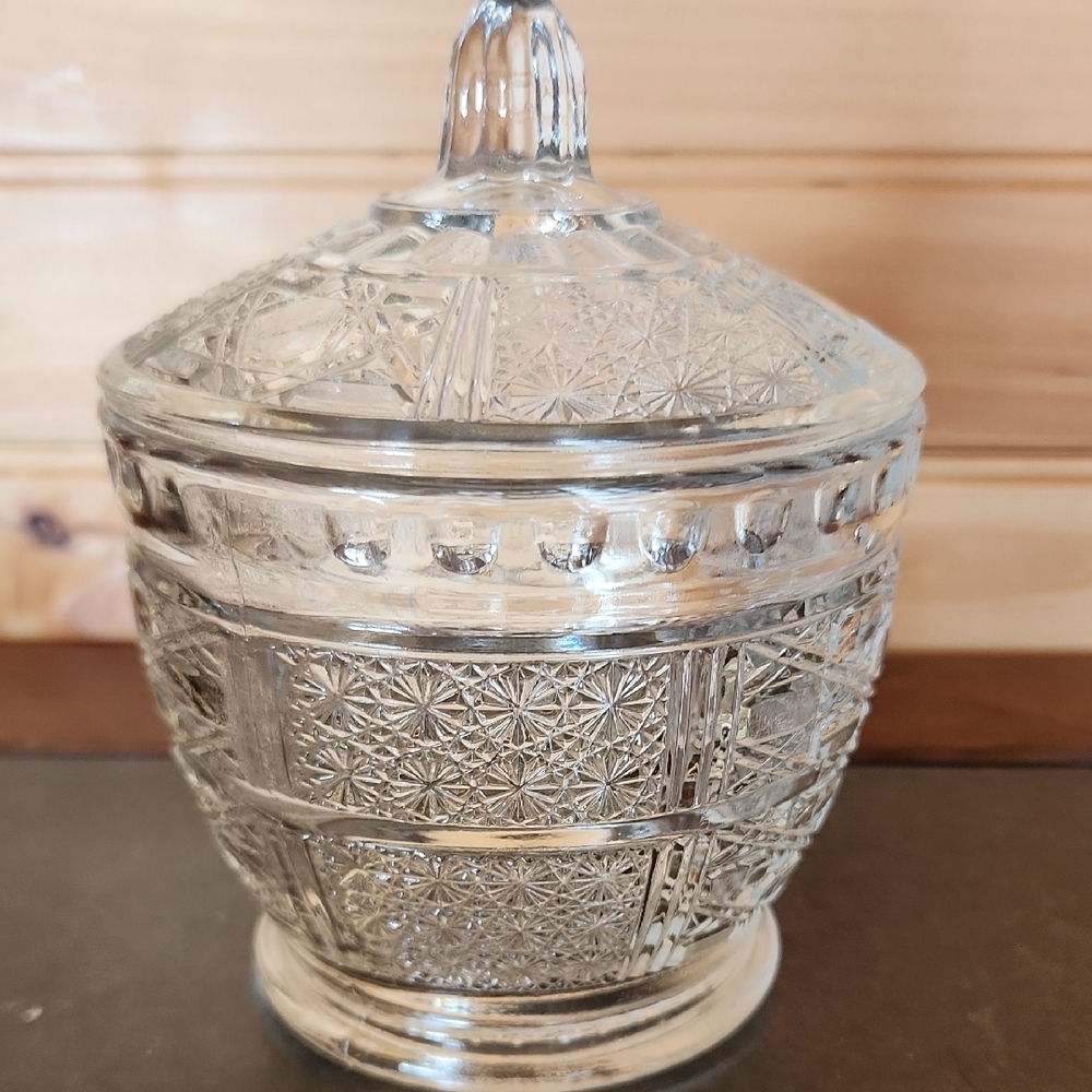 Final Price/ Indiana Glass Clear Lidded Candy Dish - Picture 2 of 7